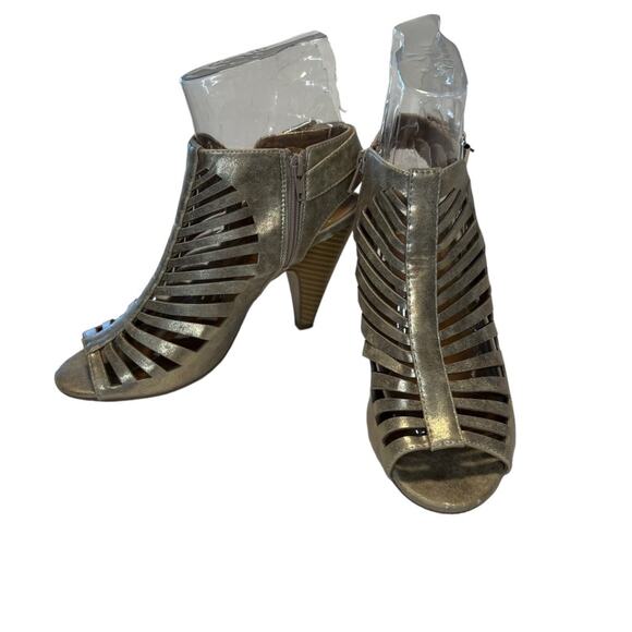Heart in D Women's Metallic Gold Cage Heel Sandals Size 10 Sling Back Open Toe - Picture 3 of 14